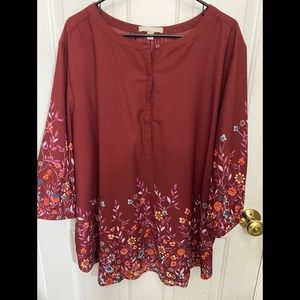 Beautiful burgandy blouse with flowers 🌸 🌺